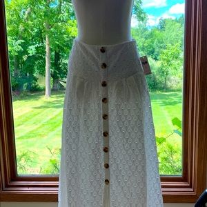 Anthropologie eyelet skirt NwT size 6